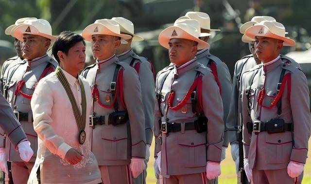 拉脱维亚vs塞尔维亚_24艘中国舰船列阵仁爱礁拉脱维亚vs塞尔维亚,菲方断粮112天后,成功完成补给!