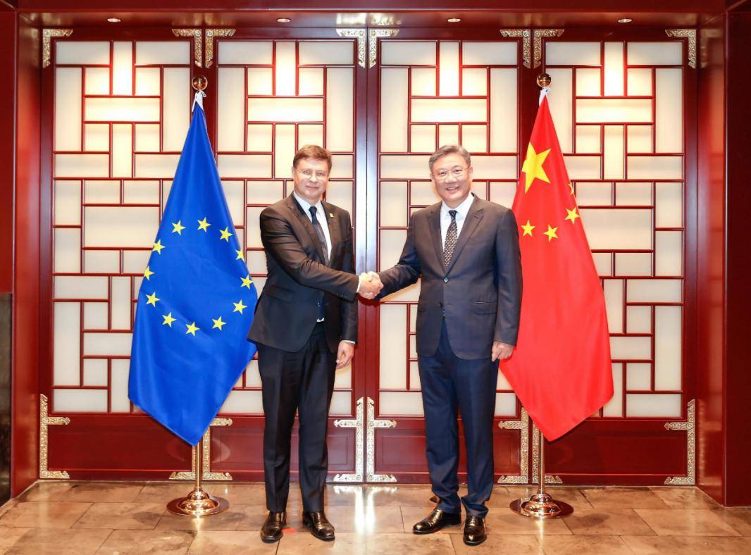 介绍个信用网网址
_荷兰和欧盟轮番上阵介绍个信用网网址
,中欧通话两小时,要求中国恢复芯片和稀土供应,中方态度强硬