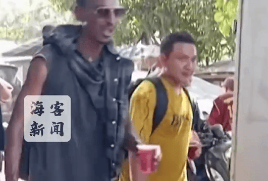 皇冠信用网代理注册
_缅甸KK园区遭突击皇冠信用网代理注册
,众多电诈人员连夜逃亡:一些人跳河游泳逃往泰国,有人溺亡!2000多人被抓,大量“星链”设备被查获