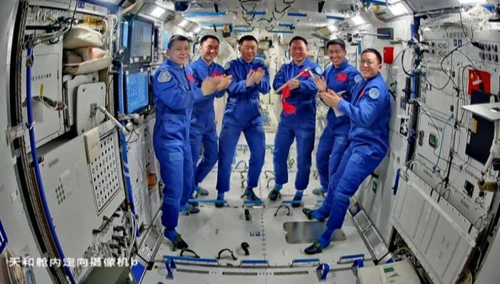 伯明翰 vs 米尔浜尔
_疑似遭空间微小碎片撞击伯明翰 vs 米尔浜尔
，神舟二十号返回任务将推迟进行