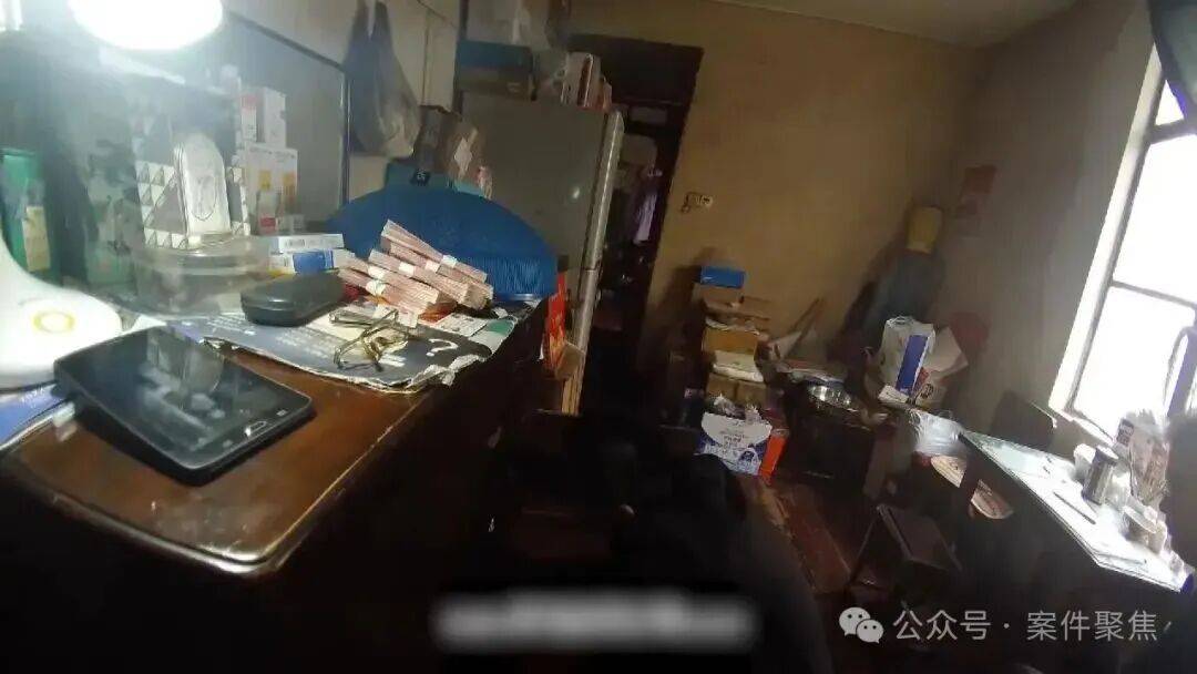 皇冠信用盘最高占成_上海阿姨每天躺百万元现金上睡觉皇冠信用盘最高占成！房子被查、两次被拘就是不肯还钱