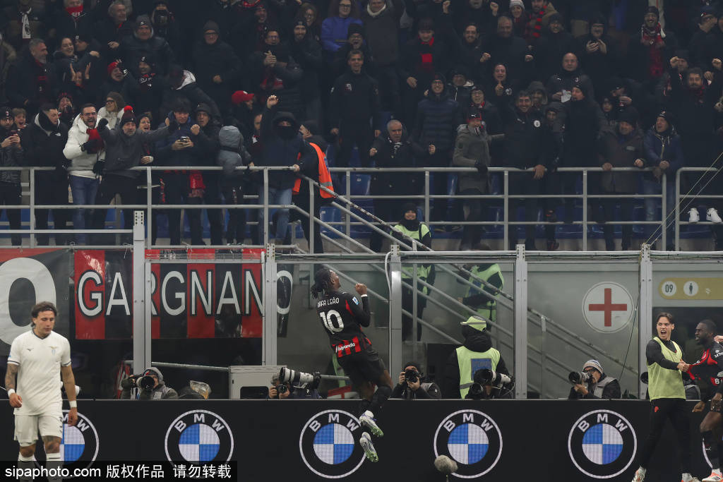 皇冠信用网足球代理_莫德里奇的温情告别:全场欢呼与阿莱格里的深情拥抱背后的故事