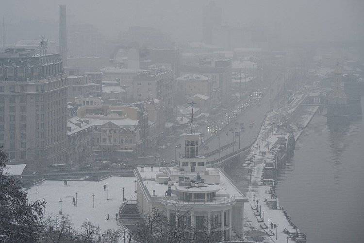 皇冠信用网代理申条件_后院起火!泽连斯基访美之际皇冠信用网代理申条件,乌议会大楼遭突袭