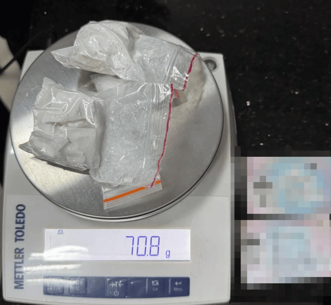 如何代理皇冠信用_这你真兜不住如何代理皇冠信用！男子裤裆藏毒70余克被查