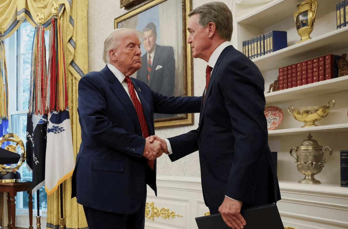 皇冠信用网开户_通话后皇冠信用网开户，高市都笑裂了，特朗普转头就见驻华大使