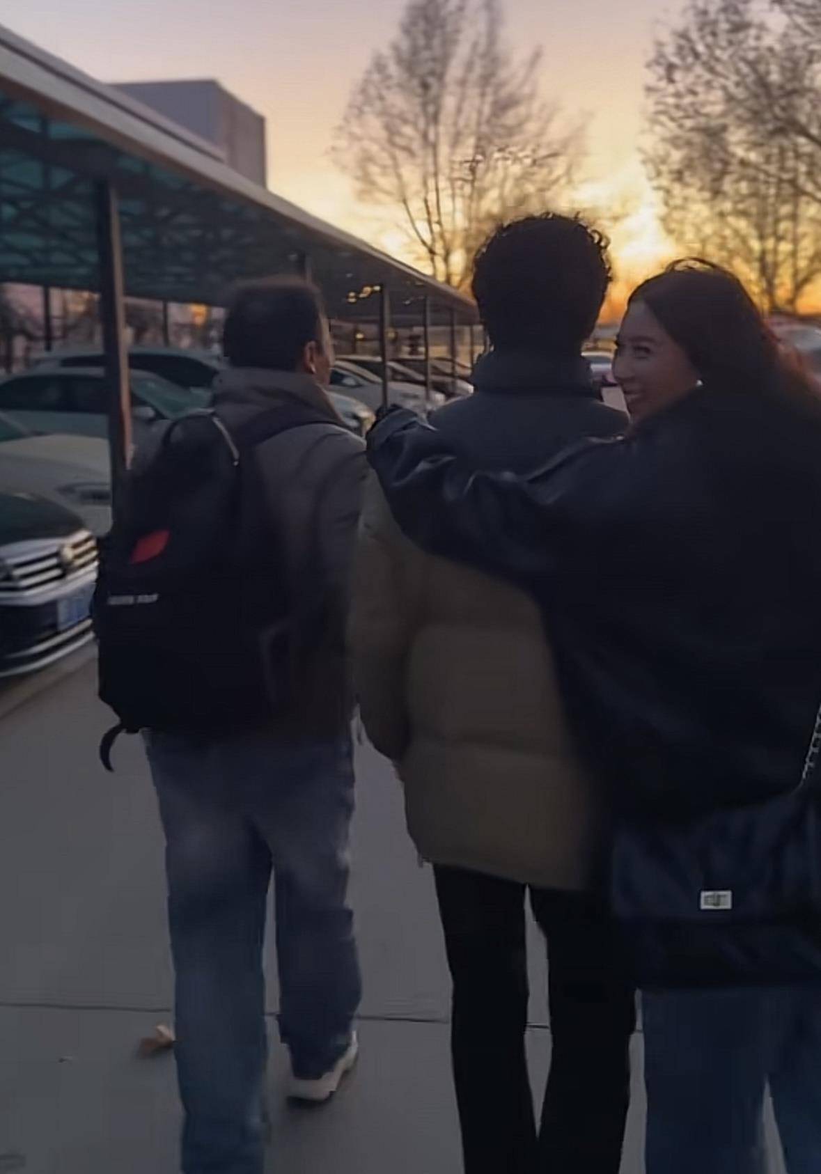 皇冠信用网怎么注册_被拐17年的马仔昊认亲成功！母亲泣不成声拉住手“再也不放开了”皇冠信用网怎么注册，杜小华：替他们开心，相信“小米奇”也一定能找到