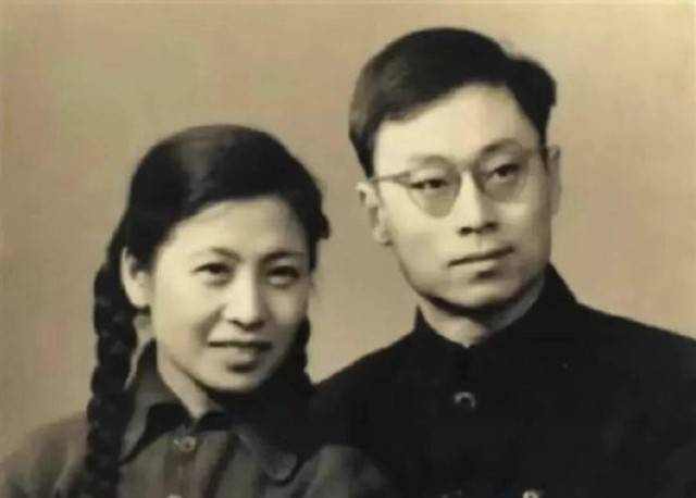 皇冠比分
_首次公开皇冠比分
!这是70多年前于敏的工资条