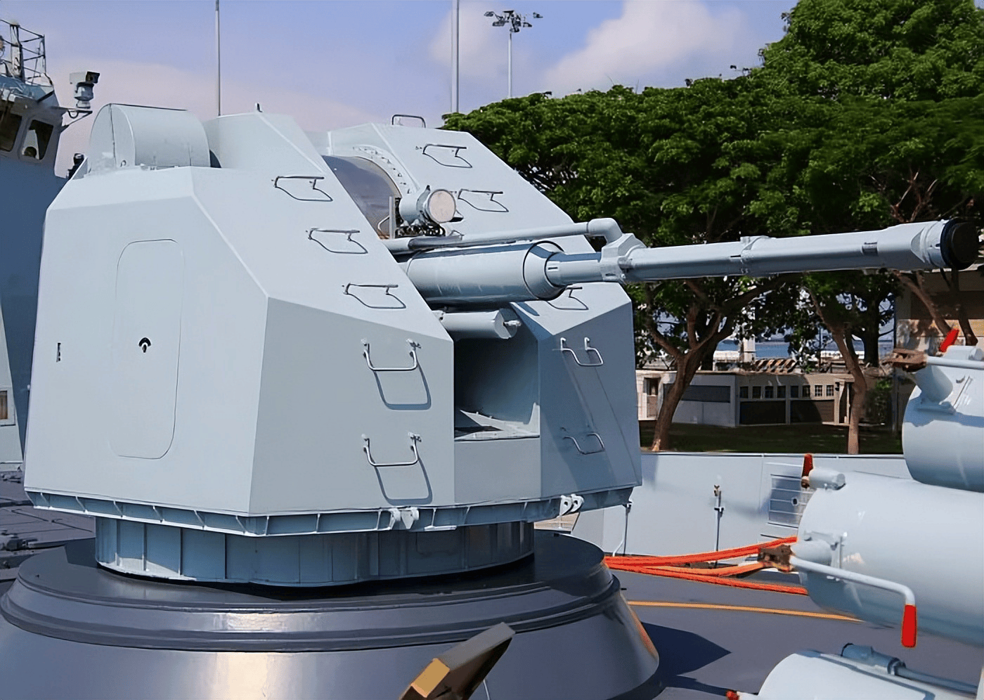 皇冠开户
_中国海军走“回头路”皇冠开户
?央视公开:终极版本054A型护卫舰亮相