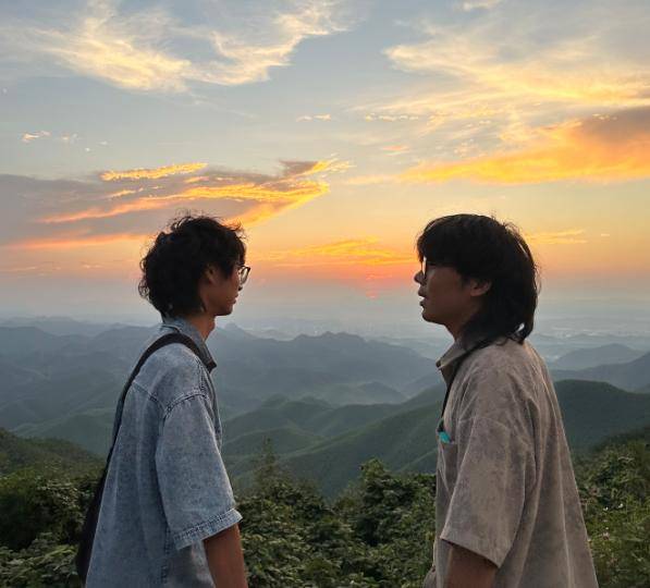 皇冠hga010怎么开户_两个00后刮腻子一年营收100多万元皇冠hga010怎么开户!梦想是画遍全球